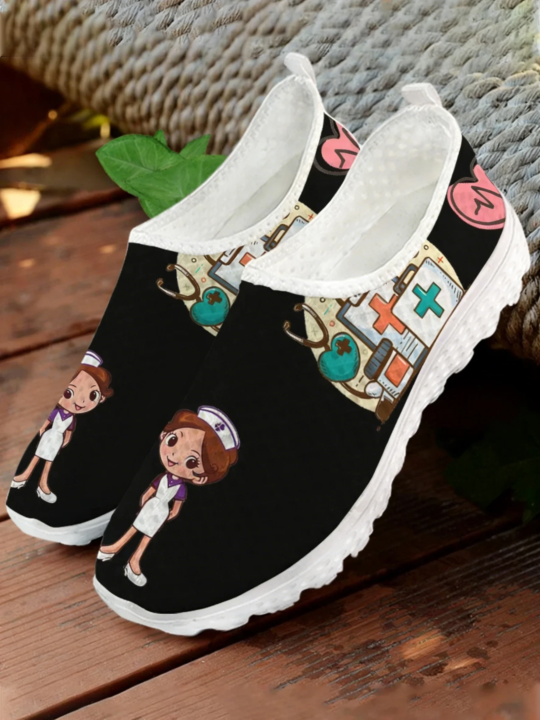 รองเท้าผ้าใบตาข่ายพิมพ์ลายแพทย - Women Shoes Tennis บทวิจารณ์และราคา