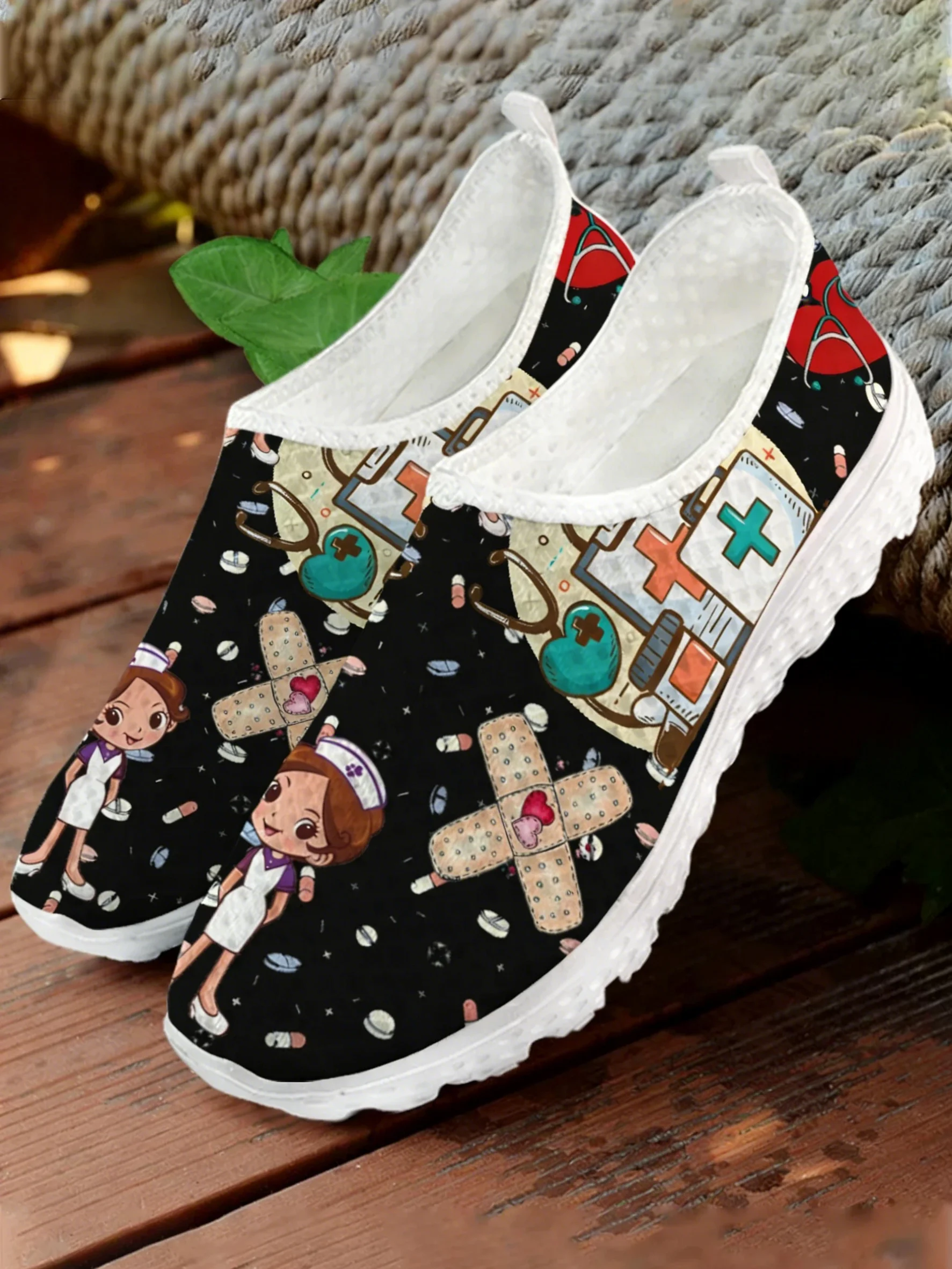 รองเท้าผ้าใบตาข่ายพิมพ์ลายแพทย - Women Shoes Tennis บทวิจารณ์และราคา